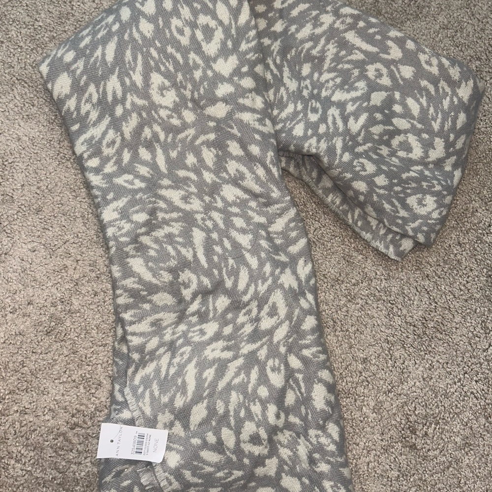 Ann Taylor Blanket Scarf With Tag